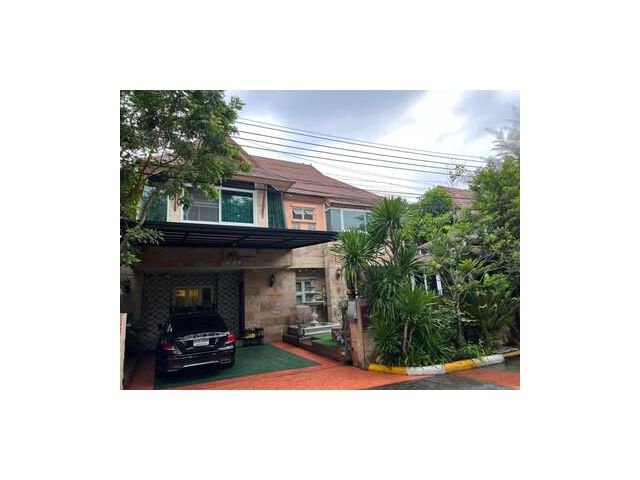 หมู่บ้าน บ้านนวลจันทร์  ถนน นวลจันทร์16