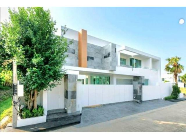 บ้านหรู style modern luxury โดดเด่นมีเอกลักษณ์