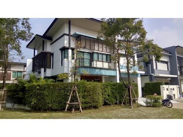 For Sale ขาย บ้านเดี่ยว หลังมุม หมู่บ้าน อควาดิวิน่า รามคำแหง94 สไตล์ LUXURY ใกล้ห้างเดอะพาซิโอ้ รามคำแหง