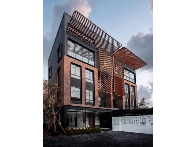 โฮมออฟฟิศ 3.5 ชั้น บริทลอฟท์ ไพร์ม เกษตร-นวมินทร์ Britloft Prime