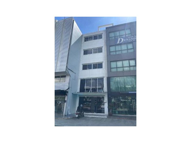 ให้เช่าอาคาร 5 ชั้น 300 ตร.ม. ติดถนนใหญ่รัชดา ติด MRT รัชดาภิเษก