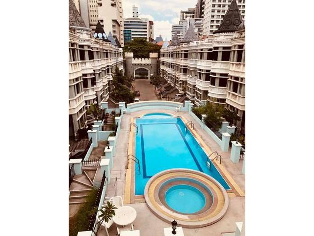 ให้เช่าทาวน์โฮม 4 ชั้น 400 ตรม  หมู่บ้านชิชาคาสเซิล สุขุมวิท 31