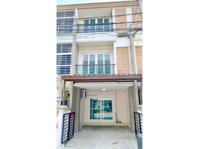 ถูกที่สุดใน3โลก เลียบด่วน 3ชั้นพร้อมอยู่ 3นอน Central Eastville