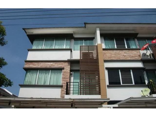 [A643]ทาวน์โฮม หลังมุม 36.70 ตร.วา ทาวน์พลัส พระราม9 กรุงเทพกรีฑา