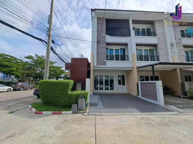 ขายทาวน์โฮม 3 ชั้น บ้านกลางเมือง S-Sense พระราม 9-ลาดพร้าว  หลังมุม  ขนาด 33.9 ตร.วา   4 ห้องนอน  3 ห้องน้ำ  รหัสทรัพย์