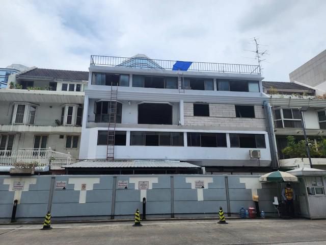 Commercial Space For rent near BTS Ploenchit ,MRT Lumpini