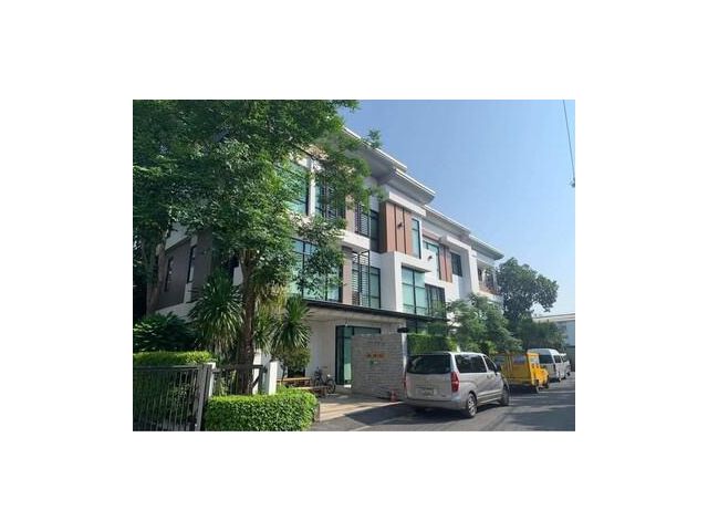หมู่บ้านซีนิธ ซอยโรจนมินทร์ ซอยเดียวกับโรงเรียนนานาชาติสิงคโปร์
