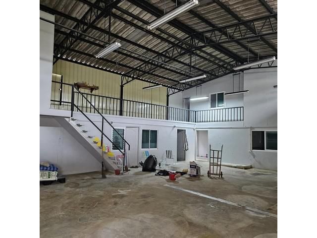 FPL952 ให้เช่าโกดัง พื้นที่ใช้สอย 280 ตรม.ซอยลาดพร้าว 41 เดินทางสะดวกเข้าออกได้ทั้งถนนรัชดาและลาดพร้าว