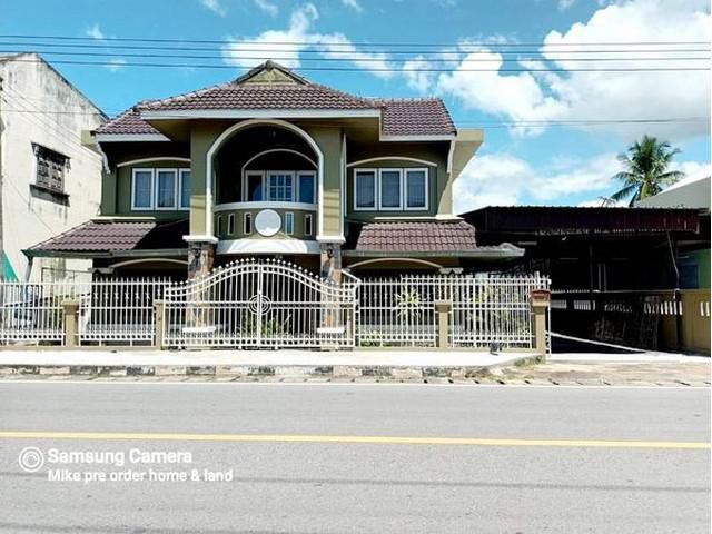 ขายบ้านเดี่ยว 2 ชั้น สไตล์ปั้นหยา พร้อมโกดัง