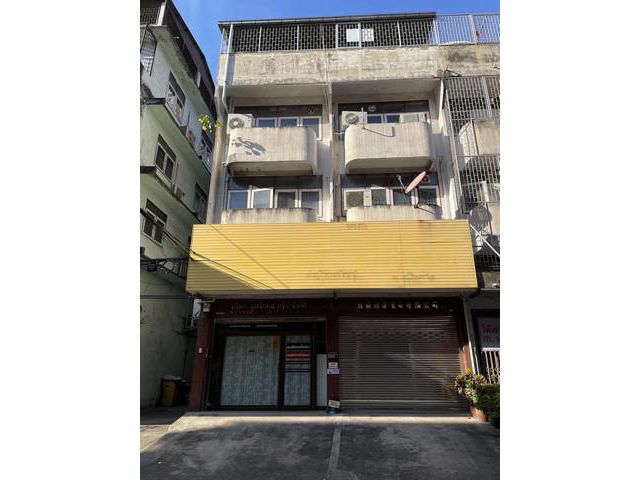 ขายตึกแถว 4 ชั้น หลังมุม 2 ห้อง ตีทะลุกัน 528 ตร.ม ย่านพระราม3 ซอ