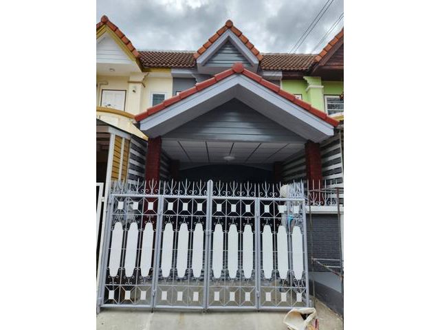 ขาย ทาวน์เฮ้าส์ หมู่บ้านพงษ์ศิริชัย4  เพชรเกษม81  1.69 ล้านบาท