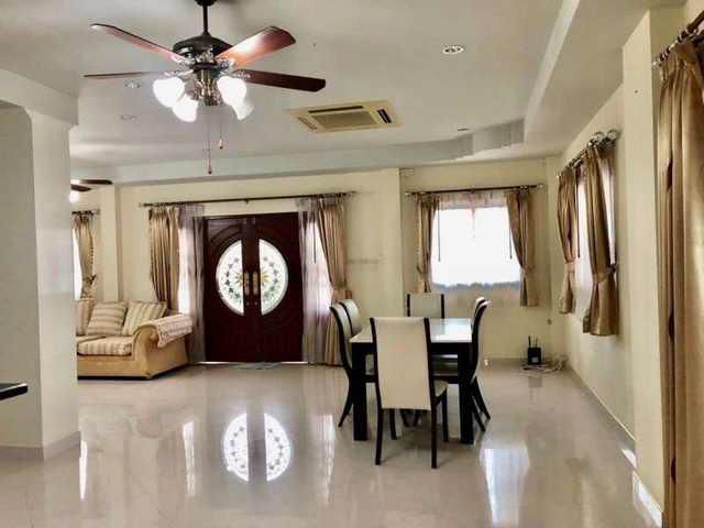 H103 ให้เช่าบ้านเดี่ยว 2 ชั้น 4 ห้องนอน พร้อมเฟอร์นิเจอร์ ถนนชัยพฤกษ์/House for rent 4 Beds Chaiyapuek Road-Pattaya