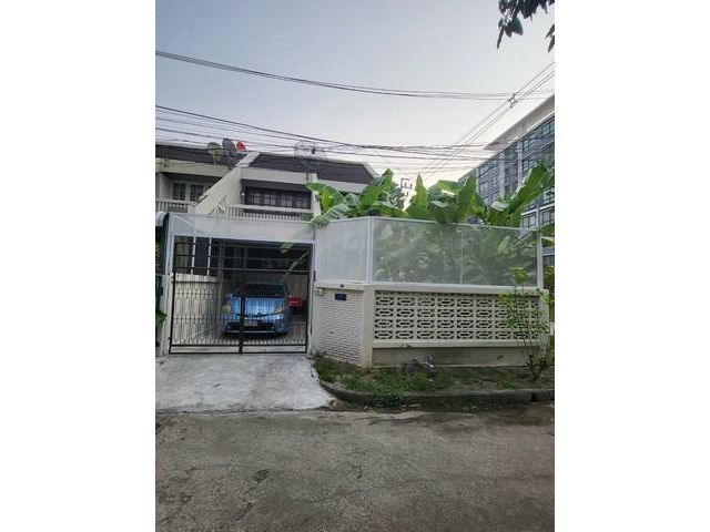 ให้เช่า ทาวน์เฮ้าส์หลังมุม 2.5ชั้น บางนา-ตราด42 ใกล้เซ็นทรัล