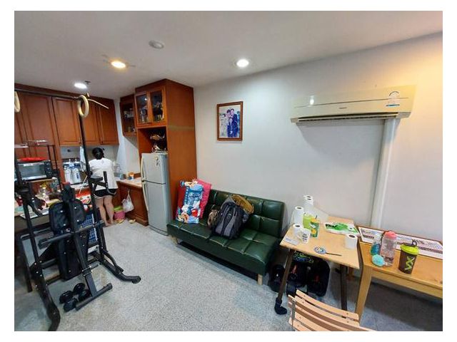 ขาย สาธรเฮ้าส์  Sathorn House 2​ ห้องนอน​ 1 ห้องน้ำ​(ห้องจริง คือ ห้องเปล่า พร้อมเฟอร์บิ้วอิน )