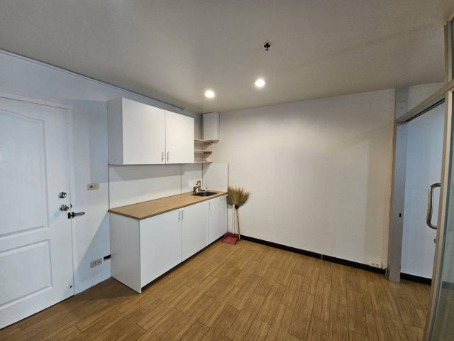 State Tower Silom for rent 1 bedroom 1 bathroom 68.27 sqm. rental 19,000 baht/month