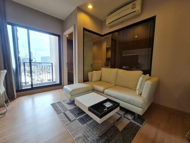 เช่า- Urbano Absolute Sathorn-Taksin /1 ห้องนอน /39 ตร.ม. /ชั้น 12 ใกล้ BTS กรุงธนบุรี  เช่า 16,000