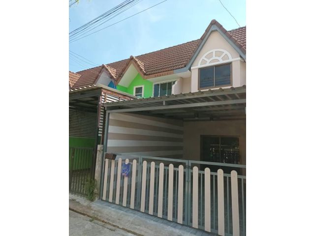 ขายบ้าน ทาวน์เฮ้าส์ พร้อมอยู่ หมู่บ้าน ธราดล รังสิต-คลอง7