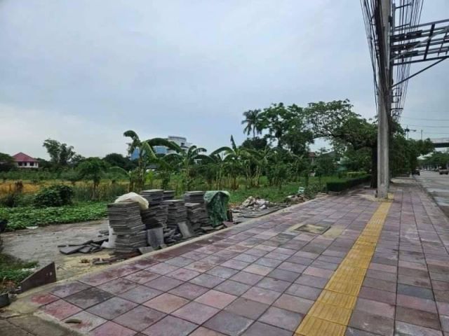 R624-088 ที่ดิน 9-1-26.9 ไร่ สุดยอดทำเลติดถนนรามคำแหง (3726.9ตรว.)ใกล้การประปาสาขามีนบุรี ห่างสถานีรถไฟฟ้าประมาณ150-200เมตร   ผังเมืองสีส้ม