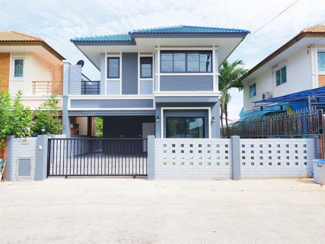 Clearance Sale  บ้านแฝด 2 ชั้น ม.เติมรัก 3 ขนาด 44.2 ตร.ว. 3นอน 2น้ำ บ้านหลังใหญ่ สวยมาก พื้นที่ใช้สอยกว้าง อยู่บนถนนเมน ต้นโครงการ ตกแต่งใหม่
