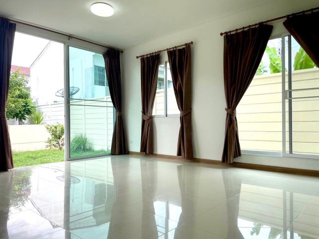 ขายบ้านแฝด หลังริม มีพื้นที่ ม.เดอะทรัสต์ กาญจนาภิเษก-หทัยราษฎร์