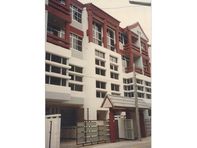 PT12 ให้เช่าทาวน์โฮม 4 ชั้น โครงการ นาราปาร์ค วิลเลจ ใกล้ MRT พหลโยธิน ยูเนี่ยนมอลล์ ลาดพร้าว ซอย 5/1 ขนาด 25 ตรว. 5 ห้อ