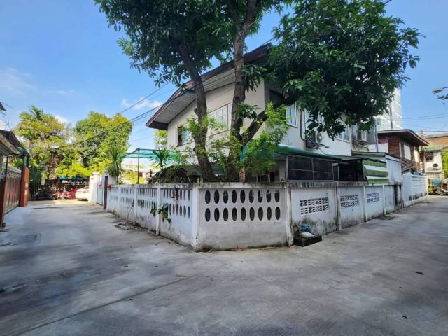 ขายเดี่ยวพร้อมที่ดินสุขุมวิท 81 ใกล้ BTS อ่อนนุช บางจาก พระโขนง 69 ตร.ว ใกล้ โลตัสสุขุมวิท 50 ทางด่วนสุขุมวิท 62 บ้านเดี