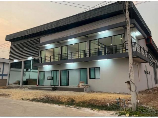 PLE209 ขายโรงงาน โกดัง พร้อมสำนักงาน ลาดหลุดแก้ว ปทุมธานี เนื้อที่ 300 ตรว พื้นที่ใช้สอย 700 ตรม