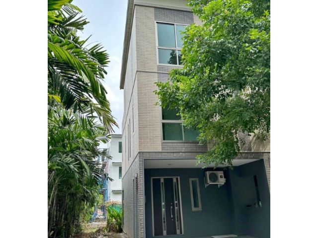 PLE210 ขายทาวน์โฮม3 ชั้น ไซมิส คิน รามอินทรา ถนนเกษตร-นวมินทร์ เนื้อที่ 23 ตรว หน้ากว้าง 6 เมตร แปลงมุม เหมาะอาศัย ทำออฟ