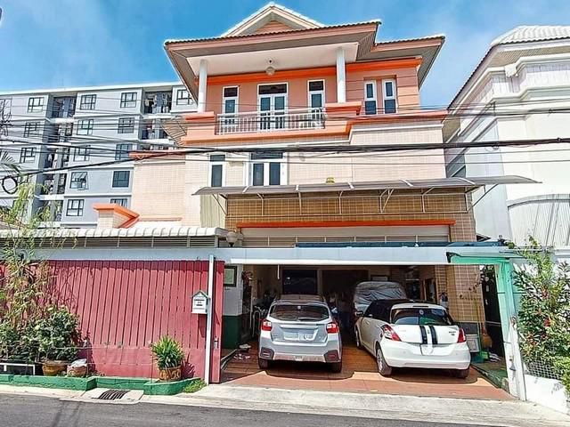 PLE213 ให้เช่าบ้านเดี่ยว 3 ชั้น ซอย20มิถุนา ย่านสุทธิสาร เดินทางสะดวก เฟอร์ครบพร้อมอยู่