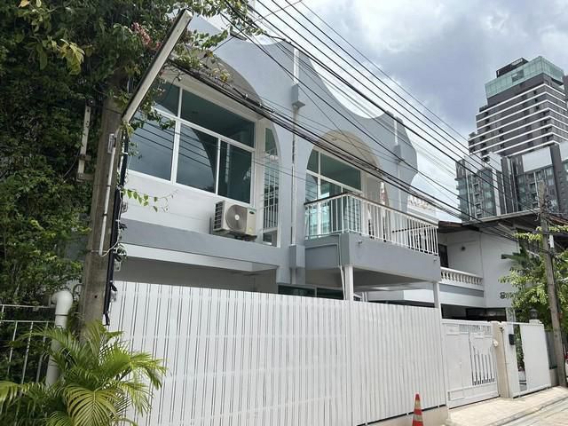 PLE215 ให้เช่าทาวน์โฮม 2 ชั้น หมู่บ้านสวนเจริญใจ เอกมัยซอย12 เหมาะอยู่อาศัยหรือทำโฮมออฟฟิศ