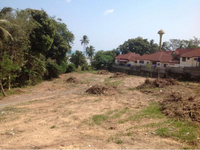 ขายที่ดินใกล้ทะเลอ่าวฉลองหาดราไวย์ ใกล้ถนนวิเศษ เนื้อที่ 2 ไร่ ขายเหมา 40 ล้าน ห่างถนนทางหลวง(วิเศษ)เพียง 50 เมตร