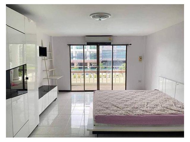 ขายคอนโด Holiday Condo View ย่านเขาพระตำหนัก เมืองพัทยา ห้องใหญ่ 43ตร.ม. ขายพร้อมเฟอร์นิเจอร์ตกแต่งครบ โทร 0937892952