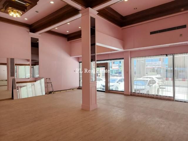 Building for rent ให้เช่าอาคารพาณิชย์1.5ชั้น ย่านศรีนครินทร์ บางนา ติดBTSศรีลาซาล เหมาะ ทำโชว์รูม หน้าร้านเป็นกระจก จอดร