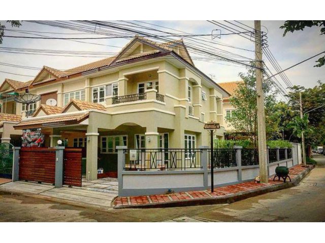 U1258 ให้เช่า ทาวน์เฮ้าส์2ชั้น บ้านหลังมุม รีโนเวทใหม่ทั้งหลัง ขนาดพื้นที่ 55 ตารางวา ซ.สวนผัก 32 ถนนราชพฤกษ์ จังหวัดนนท