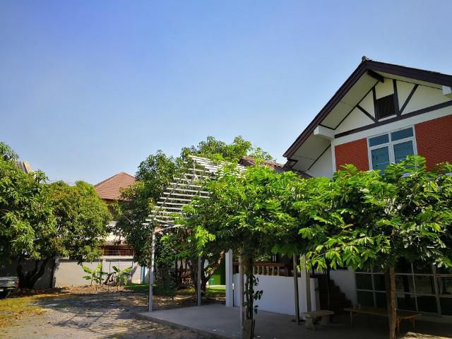 U1260 ให้เช่าบ้านเดี่ยว 2 ชั้น บ้านสไตล์รีสอร์ท ช่างอากาศอุทิศ 10 ดอนเมือง ตรงข้ามเชเว่น บรรยากาศร่มรื่นย์ ทำเลดีเดินทาง