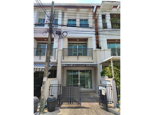 PT12 ให้เช่าทาวน์โฮม 3 ชั้น โครงการ บ้านกลางเมือง เดอะปารีส ซอยกรุงเทพกรีฑา 7 ทะลุรามคำแหง 60 เฟอร์นิเจอร์พร้อมอยู่