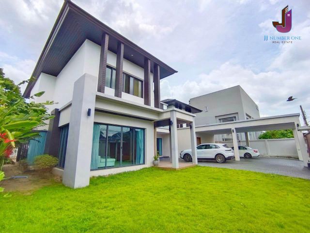 ขายบ้านเดี่ยว 2 ชั้น หมู่บ้านเอื้อสุข  เนื้อที่  200 ตร.ว 3 ห้องนอน  4 ห้องน้ำ ตกแต่งสวยหรู  พร้อมสระว่ายน้ำส่วนตัว