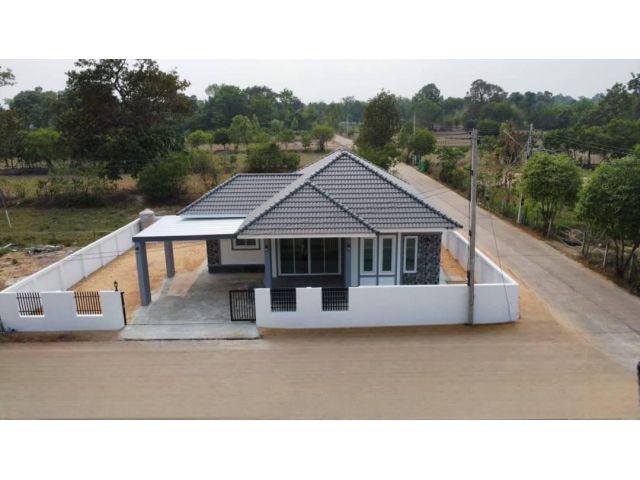 บ้านอุดมทรัพย์  นาอุดม-ขามใหญ่  ที่ดิน 70 ตร.ว.  2.29 ล้านบาท