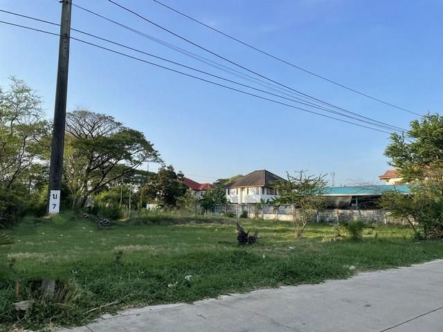 House for sales ขายที่ดิน150 ตรว.ย่านพัฒนาการ ซอย69 หมู่บ้านเมืองทอง2โครงการ4 หน้ากว้าง 23 ม.x ลึก 26 ม. แปลงรูปสี่เหลี่