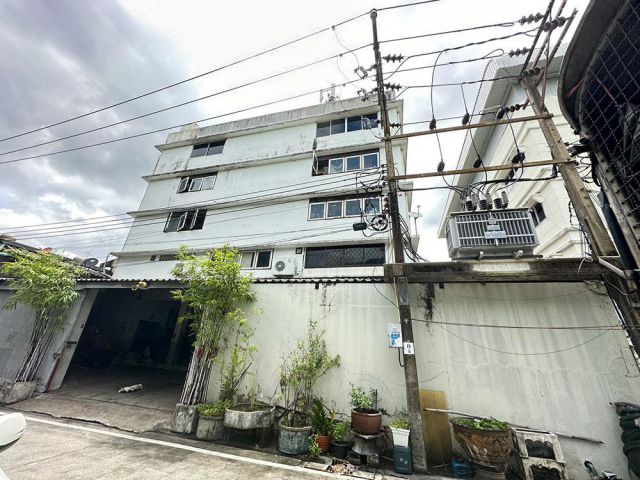 เช่าเซ้ง ที่ดินพร้อมอาคาร 5 ชั้น พระรามเก้า 57/1 สวนหลวง กรุงเทพ เนื้อที่ 281 ตร.วา สัญญาเช่าเซ้ง 20ปี เซ้ง 28 ล้านบาท ค