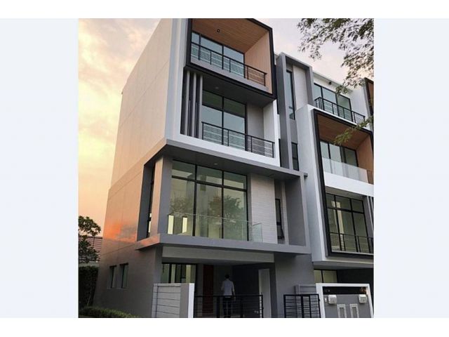 ให้เช่าทาวน์โฮม 3 ชั้น หลังมุม โครงการเนอวานา ดีฟายน์ พระราม 9 ( Nirvana Define Rama 9 ) ซอยถาวรธวัช 1