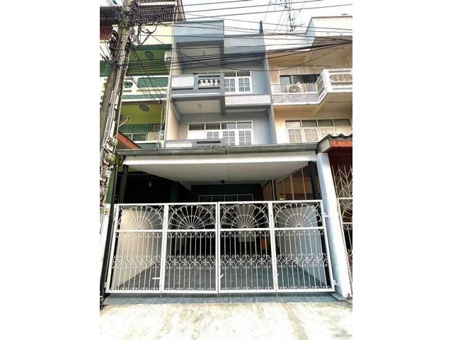 PT12 ขายทาวน์โฮม 3 ชั้น ซอยนวมินทร์ 38 ขนาด 23 ตรว. 3 ห้องนอน เดินทางสะดวก ใกล้สวนนวมินทร์ภิรมย์ เขตบึงกุ่ม