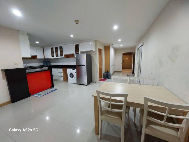 State Tower Silom for rent 2 bedrooms 2 bathrooms 136.70 sqm. rental 45,000 baht/month