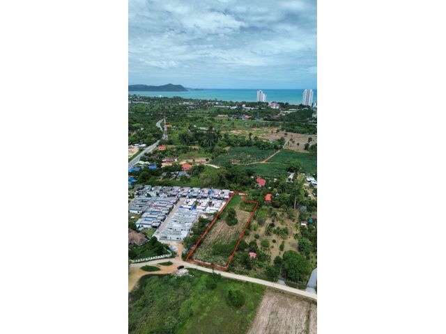 ที่ดินแปลงสวยซอยวัดญานบางละมุง 3ไร่ ไร่ละ 5.5ล้าน ต.ห้วยใหญ่ อ.บางละมุง จ.ชลบุรี - ที่ดินหน้ากว้างติดถนนคอนกรีตประมาณ 35เมตร ลึกประมาณ 140เมต