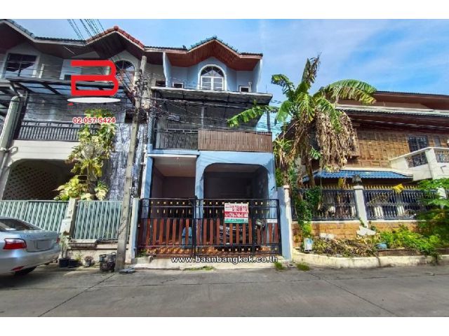ทาวน์โฮม หมู่บ้าน ปั้นทอง 3 หลังริม เนื้อที่ 20 ตรว. ถนนลาดปลาเค้า เขตบางเขน
