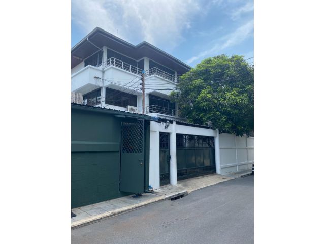 House for rent ให้เช่าบ้านเดียว3ชั้น 6 นอน 6 น้ำ ย่านสาธร นราธิวาส10 จันทร์ ใกล้BTSเซ็นต์หลุยส์ สีลม ช่องนนทรี