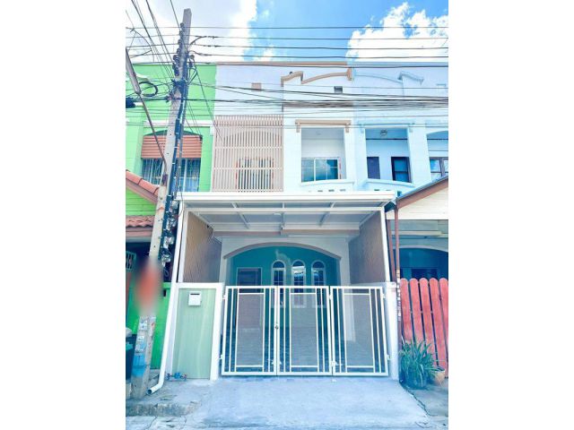 ขายบ้าน ทาวน์เฮ้าส์ หมู่บ้านพิชาดา ฟรี ค่าธรรมเนียมการโอนกรรมสิทธิ์ มีระเบียงด้านหลังบ้าน เนื้อที่ 18 ตารางวา