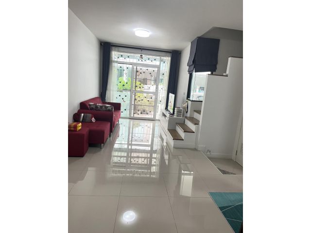 ขาย ทาวโฮม 2 ชั้น 3 ห้องนอน 2 ห้องนำ้ จอดรถในบ้านได้ 1 คัน หน้าบ้าน 1 คัน