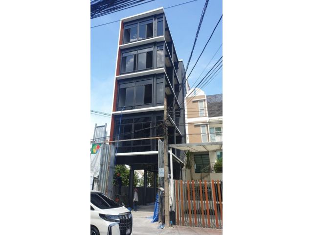 ขาย-เช่า อาคารพาณิชย์ 5 ชั้น ถ.เย็นอากาศ 570 ตรม. 43 ตร.วา