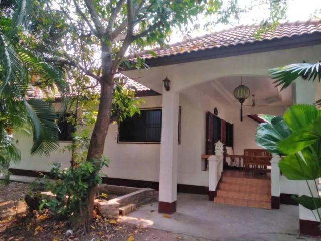 บ้านเช่าสารภี เลี้ยงสัตว์เลี้ยงได้  บ้านสวนบนเนื้อที่ 1 ไร่   มีบ้านทั้งหมด 2หลัง